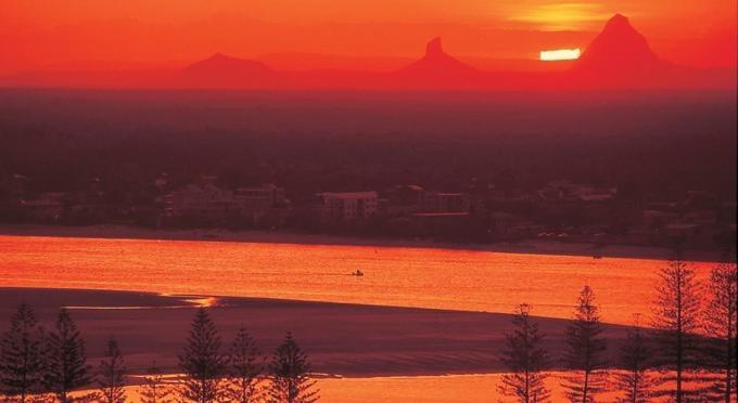 Riviere On Golden Beach Caloundra Esterno foto