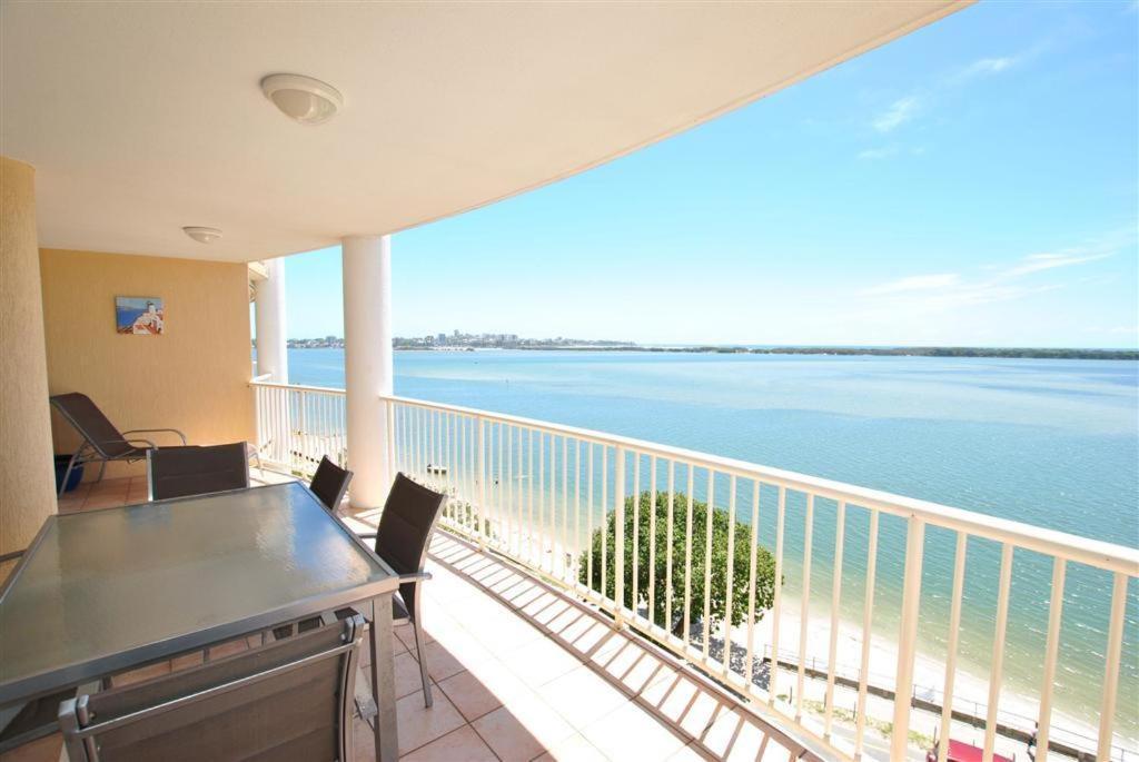 Riviere On Golden Beach Caloundra Esterno foto