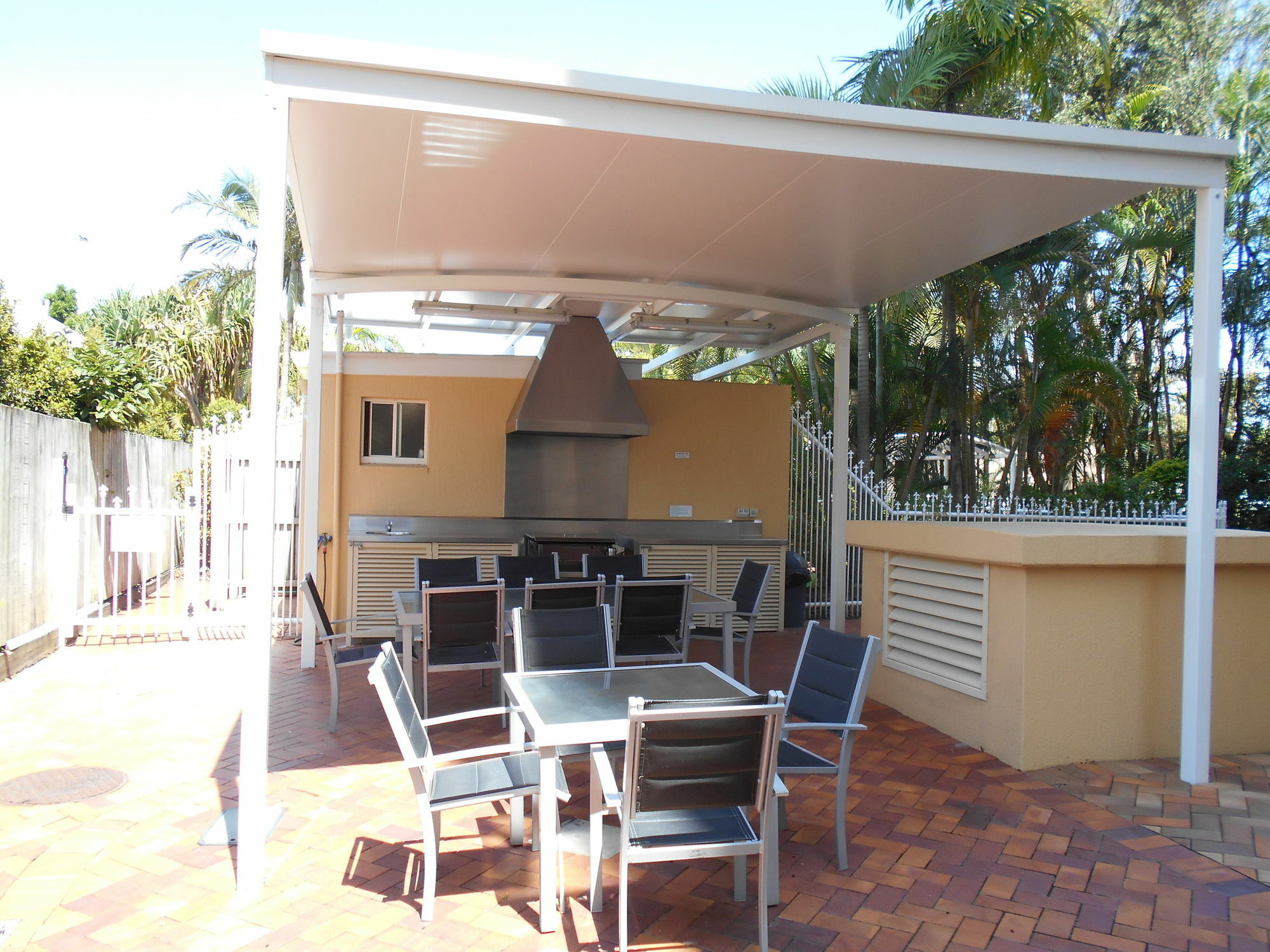 Riviere On Golden Beach Caloundra Esterno foto