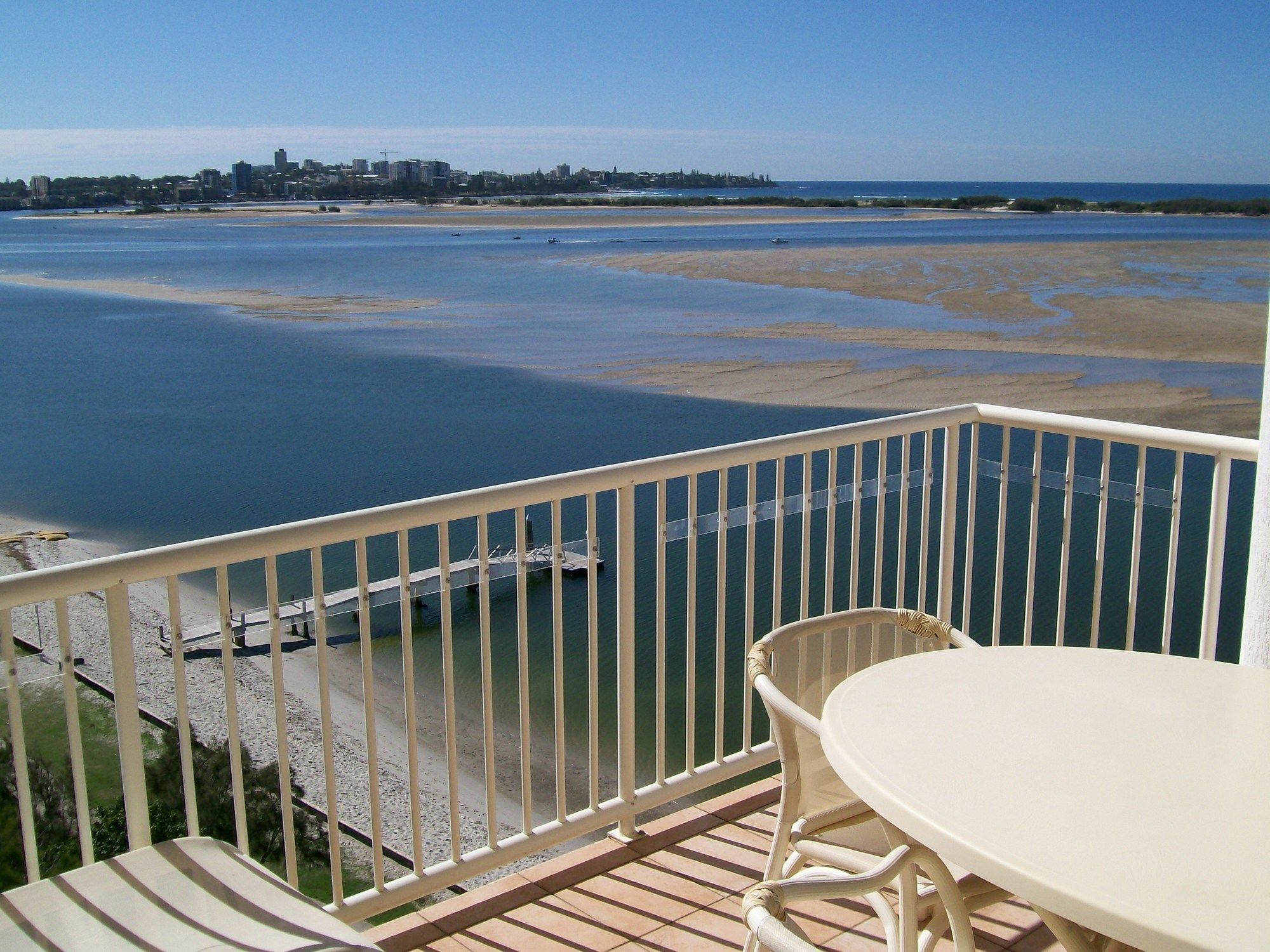 Riviere On Golden Beach Caloundra Esterno foto