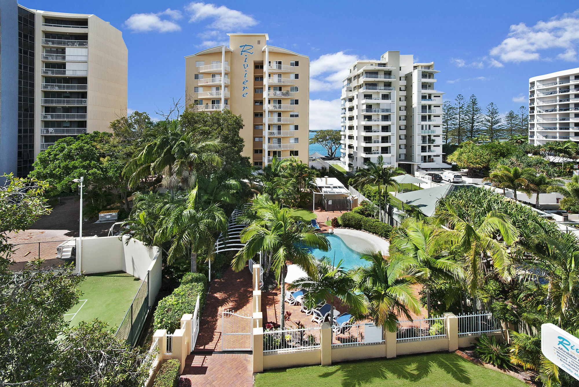 Riviere On Golden Beach Caloundra Esterno foto