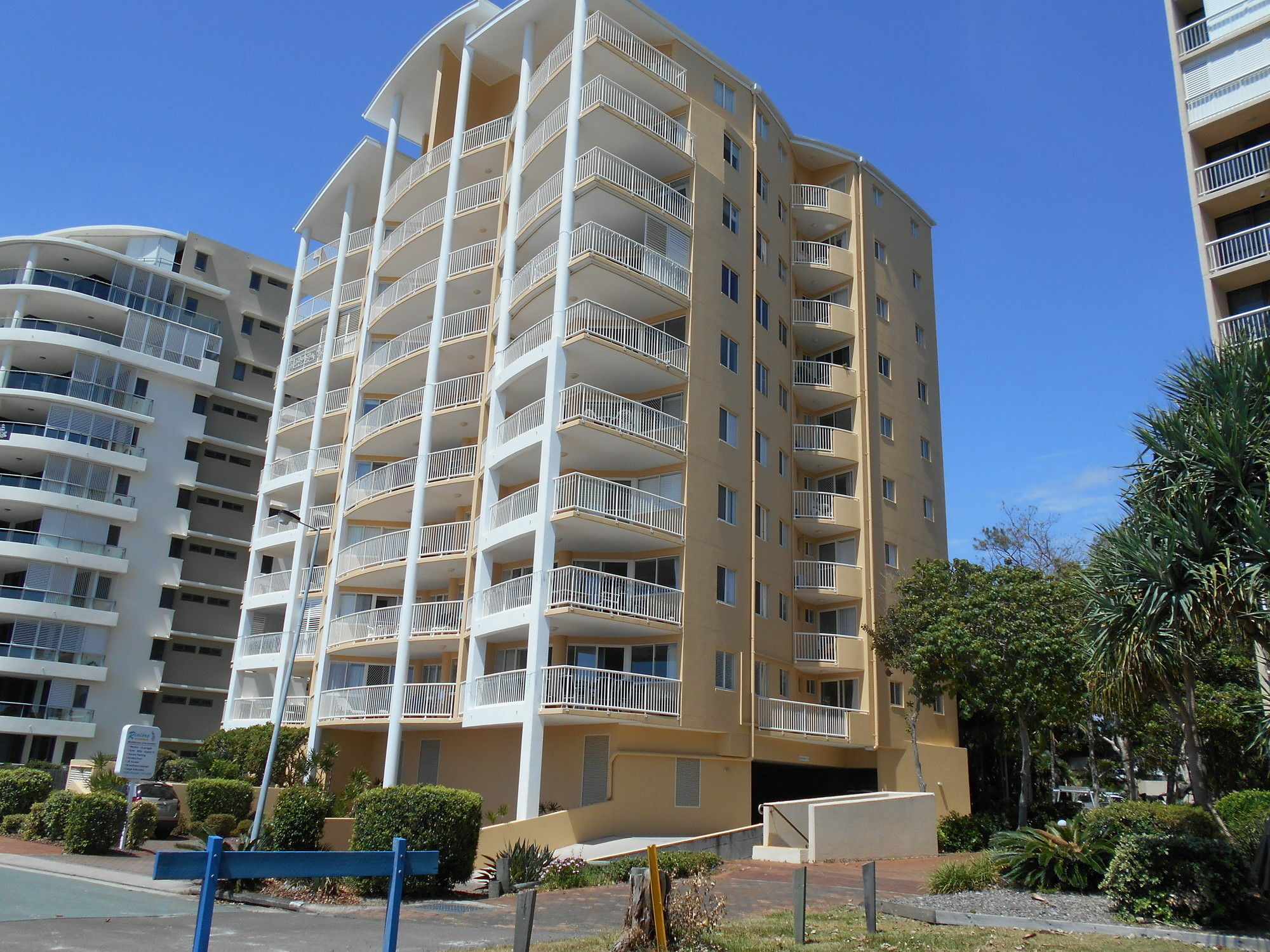 Riviere On Golden Beach Caloundra Esterno foto